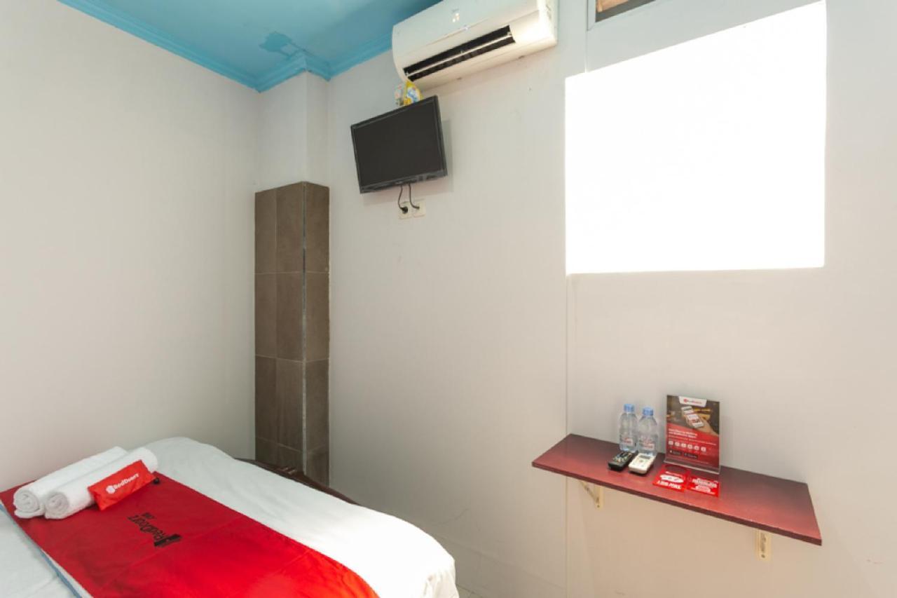 Reddoorz Syariah Near Stadion Manahan Solo 2 Екстериор снимка