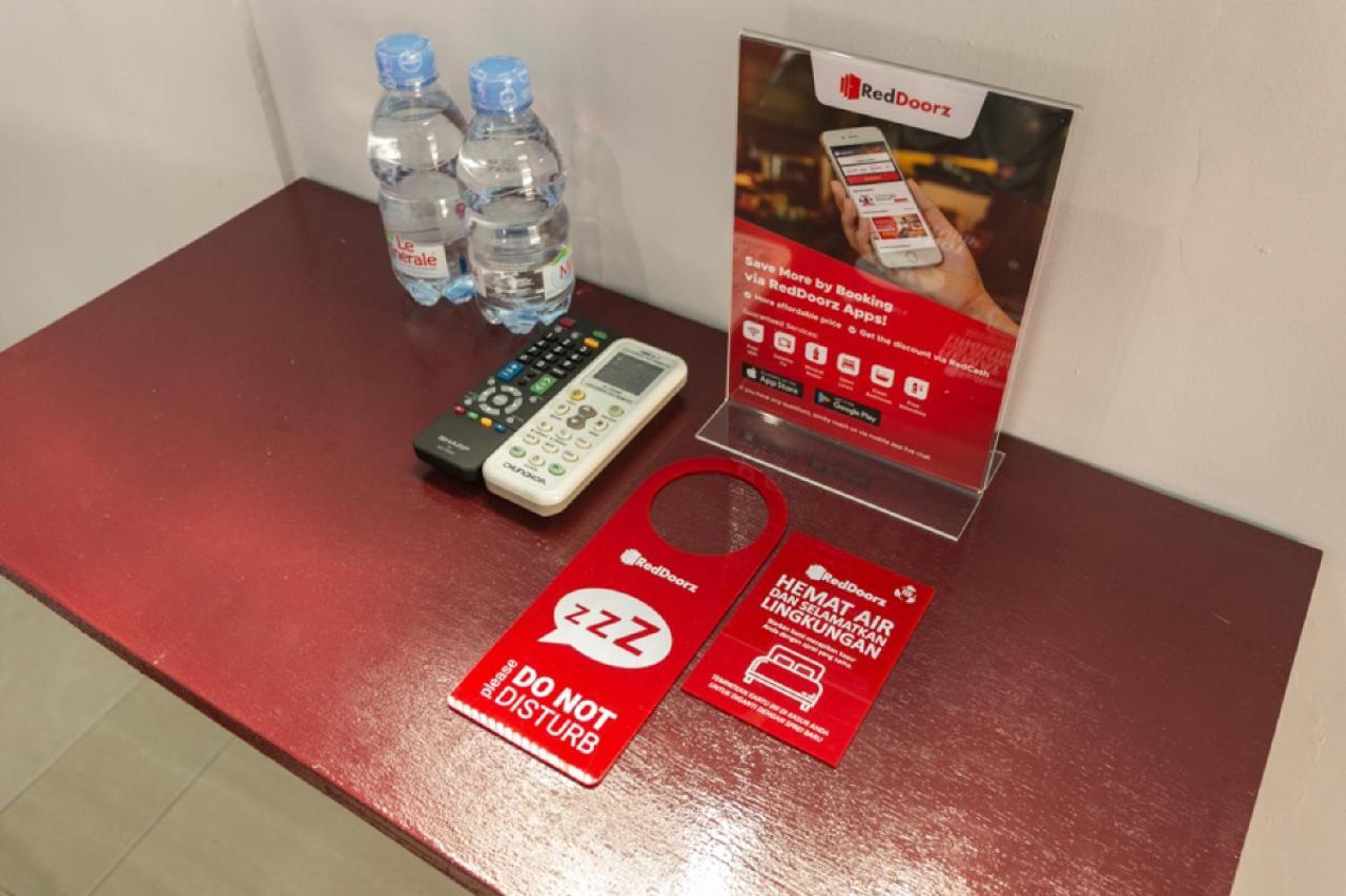 Reddoorz Syariah Near Stadion Manahan Solo 2 Екстериор снимка