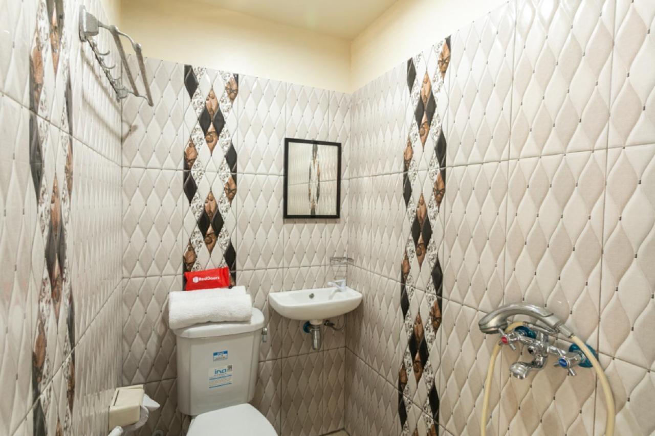 Reddoorz Syariah Near Stadion Manahan Solo 2 Екстериор снимка